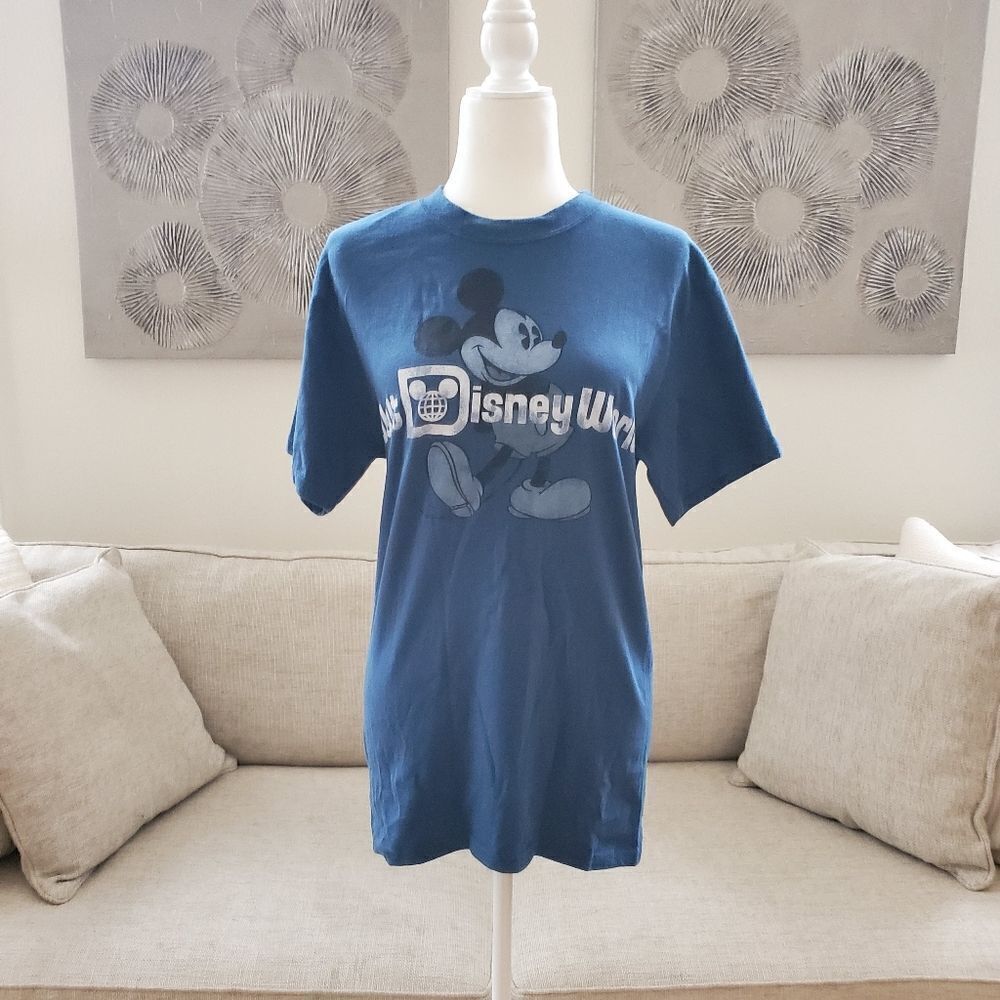 Hanes Walt Disney World 100% Cotton Tshirt sz Med